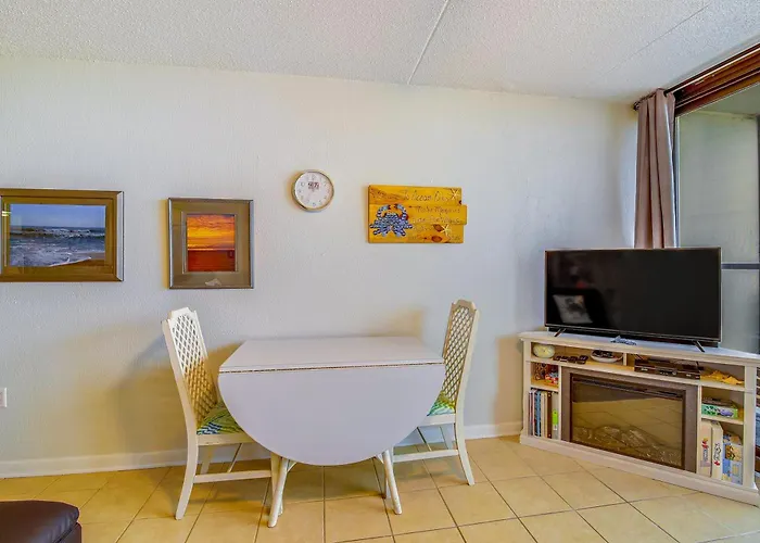 Holiday home Golden Sands 402