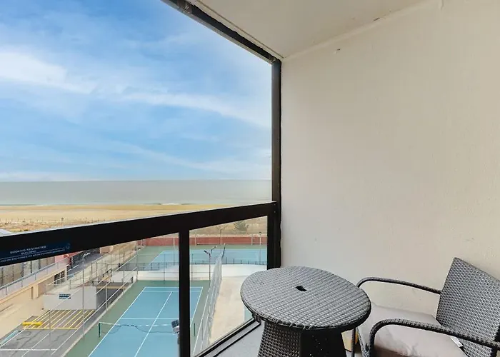 Holiday home Golden Sands 402